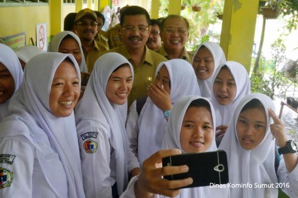 Gubsu Berpesan Agar Siswa SMA/SMK di Sumut Giat Belajar, UNBK Sudah Dekat